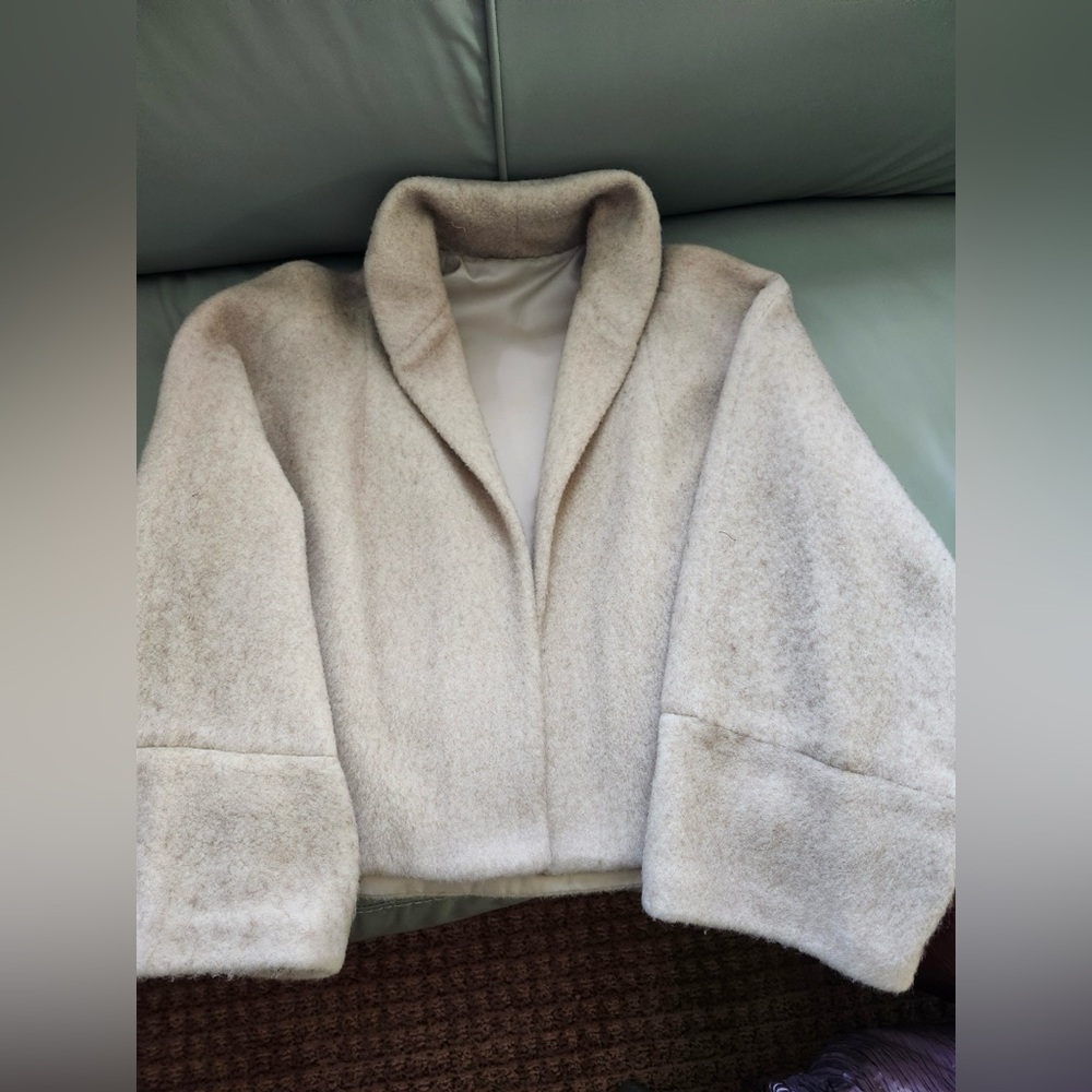 Elegant Cream Cashmere Jacket